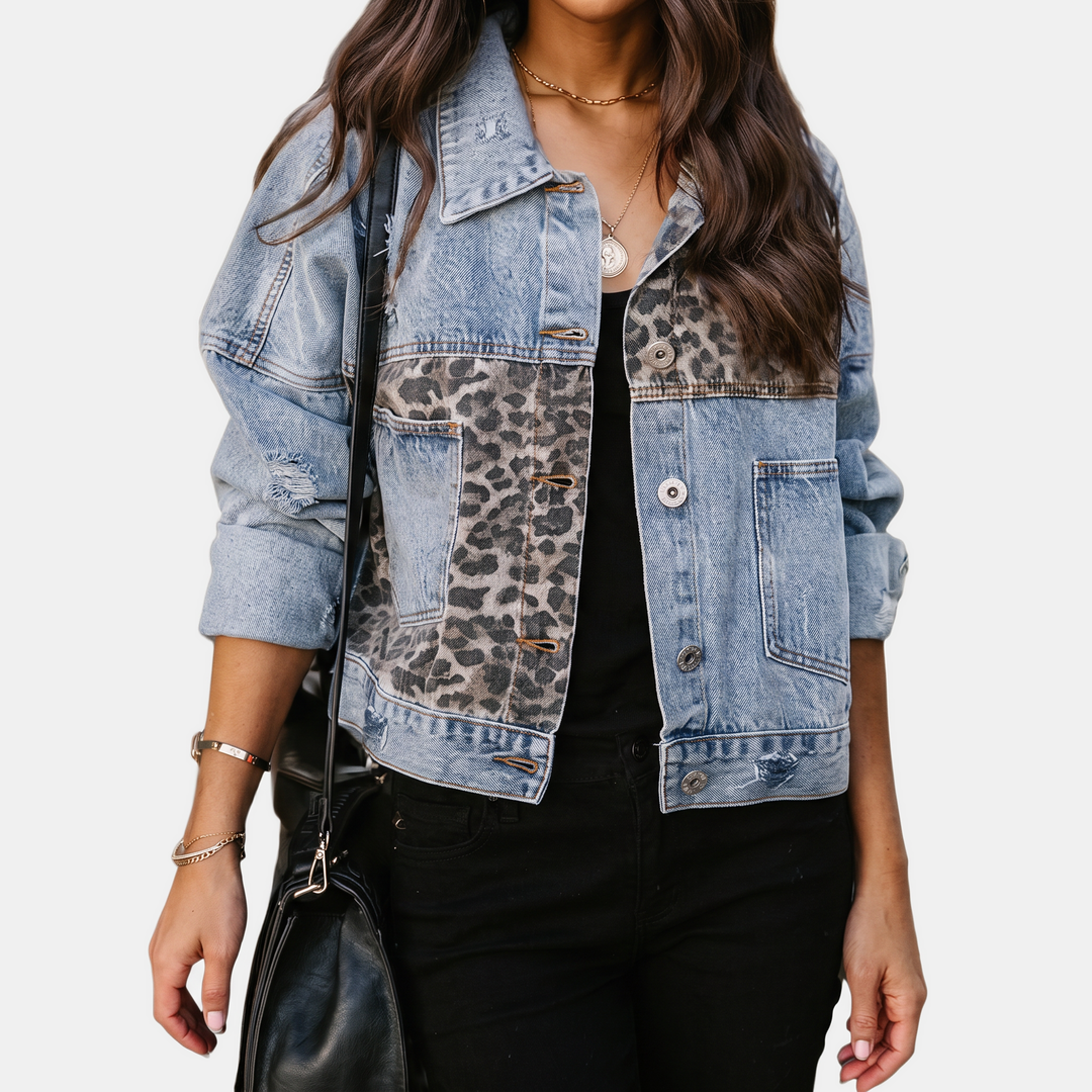 Giacca in denim patchwork da donna con orlo a taglio vivo
