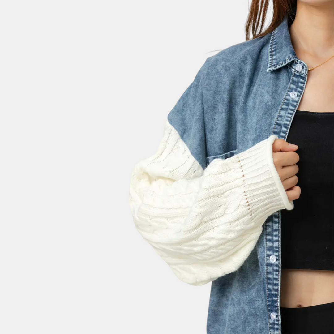 Veste en jean pour femme avec empiècement en maille torsadée, patte de boutonnage et ourlet brut