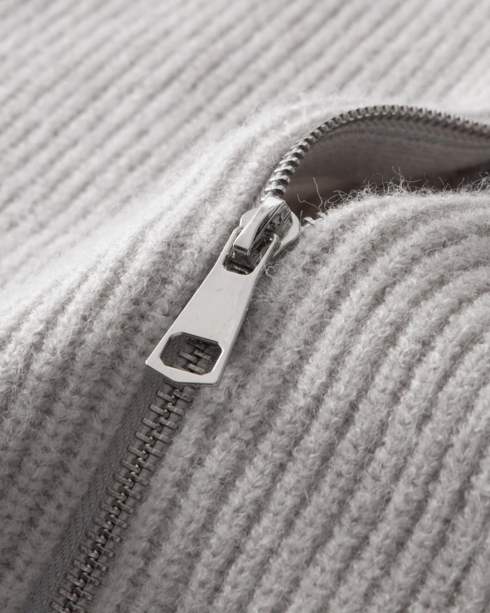 Vier Jahreszeiten Merinowolle Strickjacke mit Reißverschluss