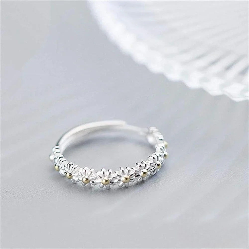 Anello regolabile in argento con primula smaltata a mano