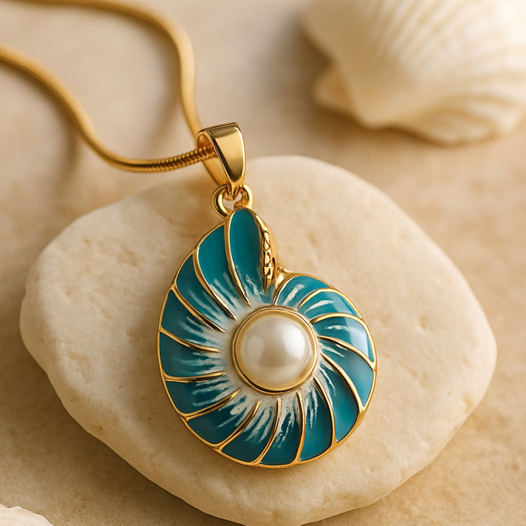 Collana con conchiglia blu