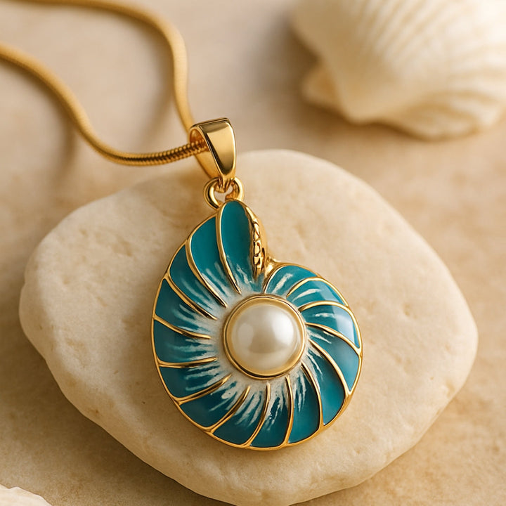 Collana con conchiglia blu