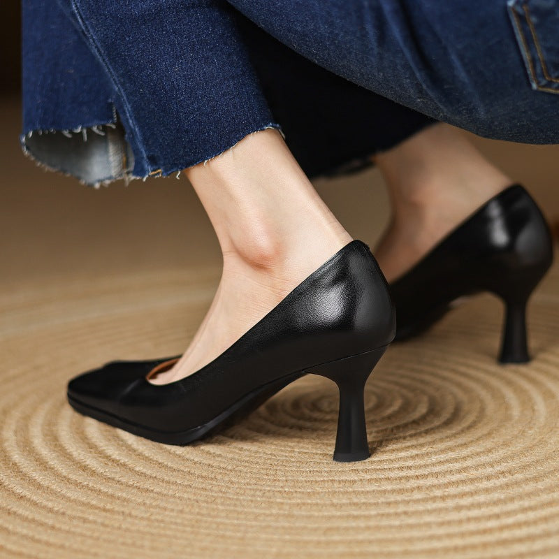 Décolleté Marisol in pelle con punta quadrata