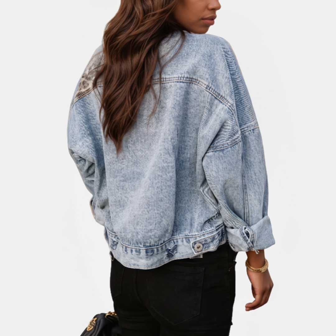 Giacca in denim patchwork da donna con orlo a taglio vivo