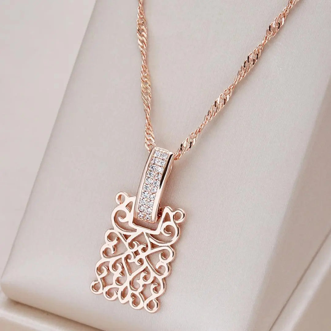 Élégant collier en or avec mandala
