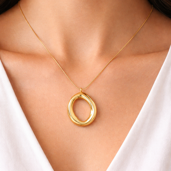 Ovales Goldenes Collier aus Vergoldetem Metall