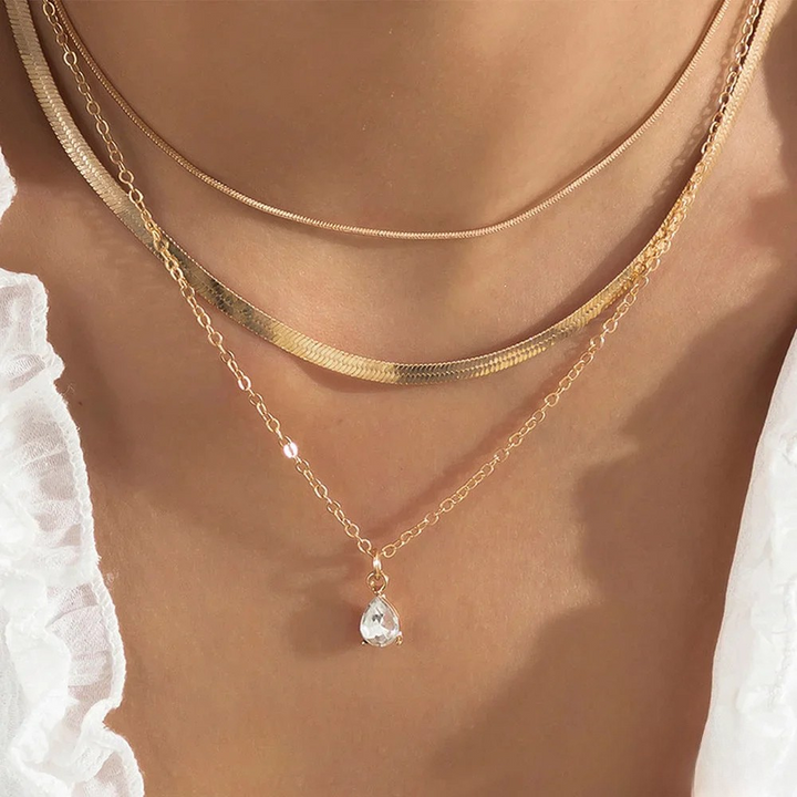Collier multirang avec pendentif en zircone doré