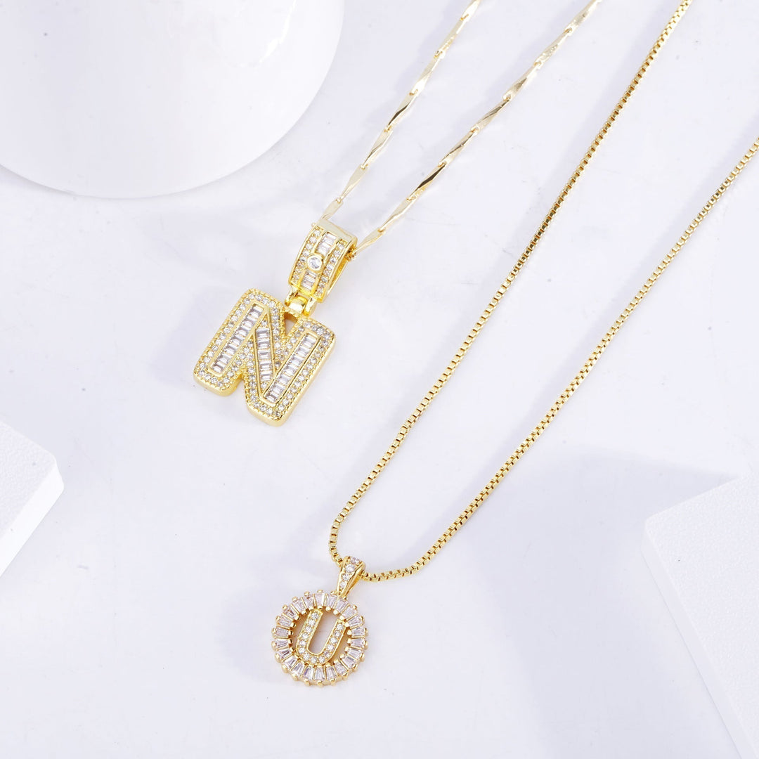Ensemble de colliers avec initiale en moissanite