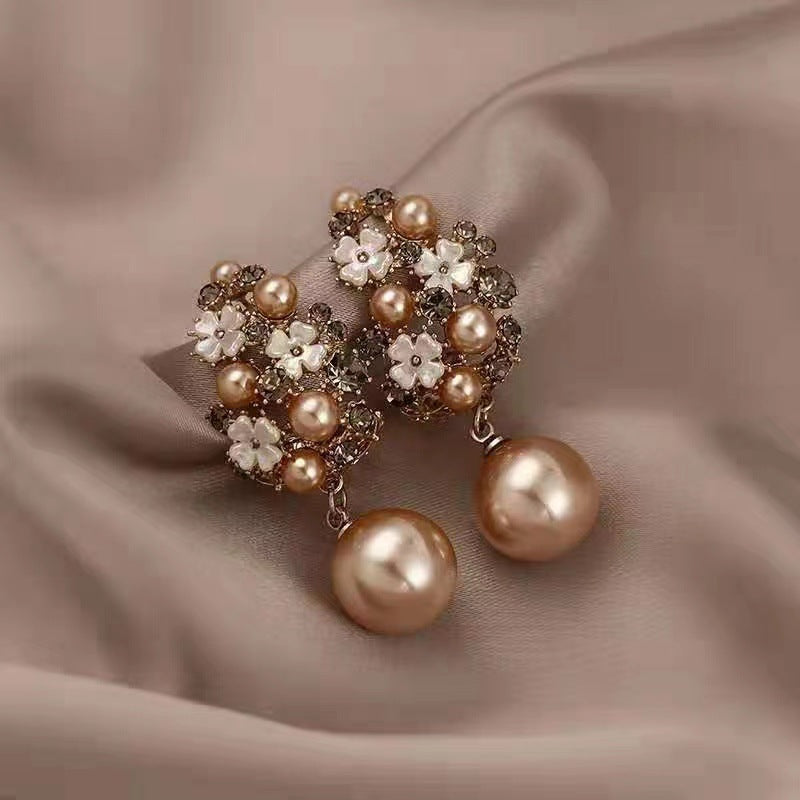 Boucles d'oreilles élégantes à perles florales