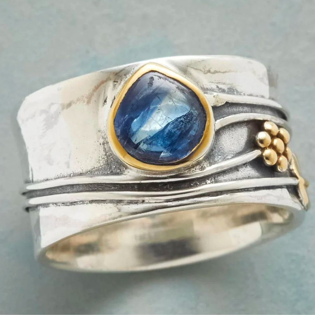 Anello vintage con zaffiro blu, placcato argento
