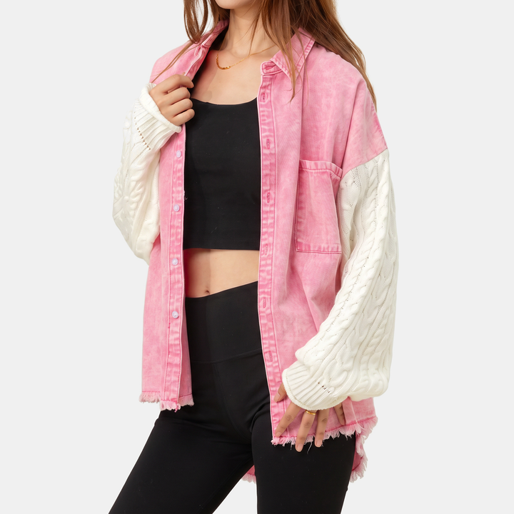 Veste en jean pour femme avec empiècement en maille torsadée, patte de boutonnage et ourlet brut