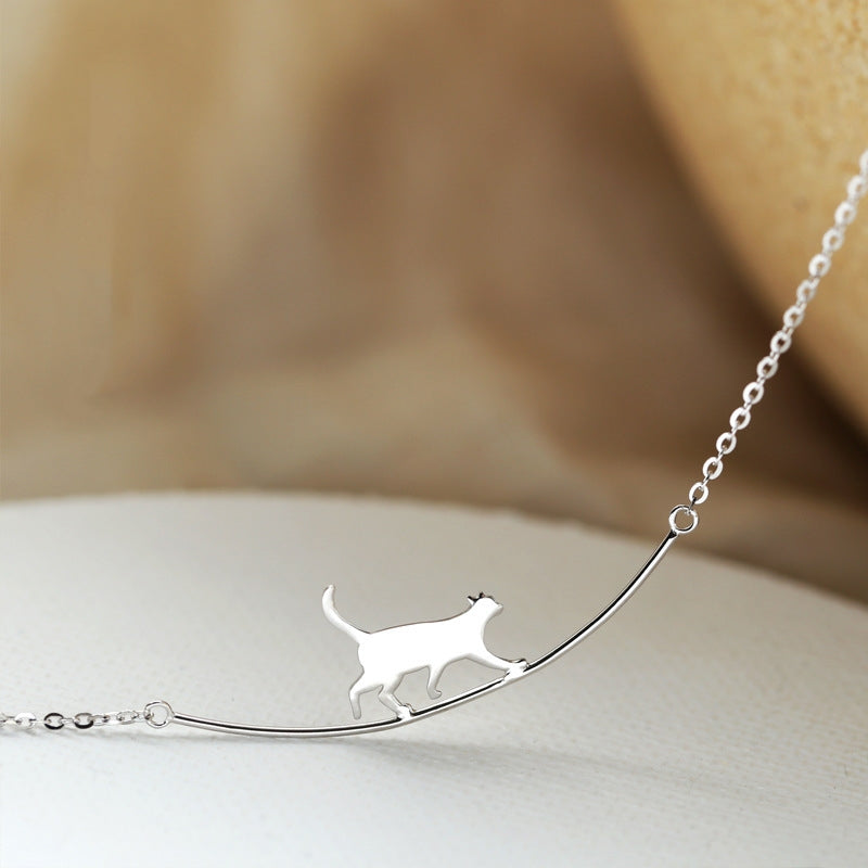 Gatto che si arrampica – Collana in argento
