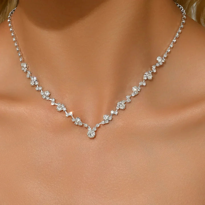 Elegante collier da sposa con diamanti