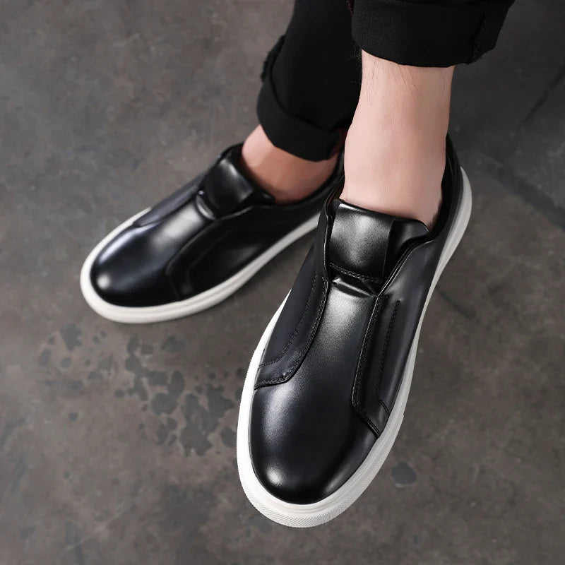 Lässige Slipper aus Leder