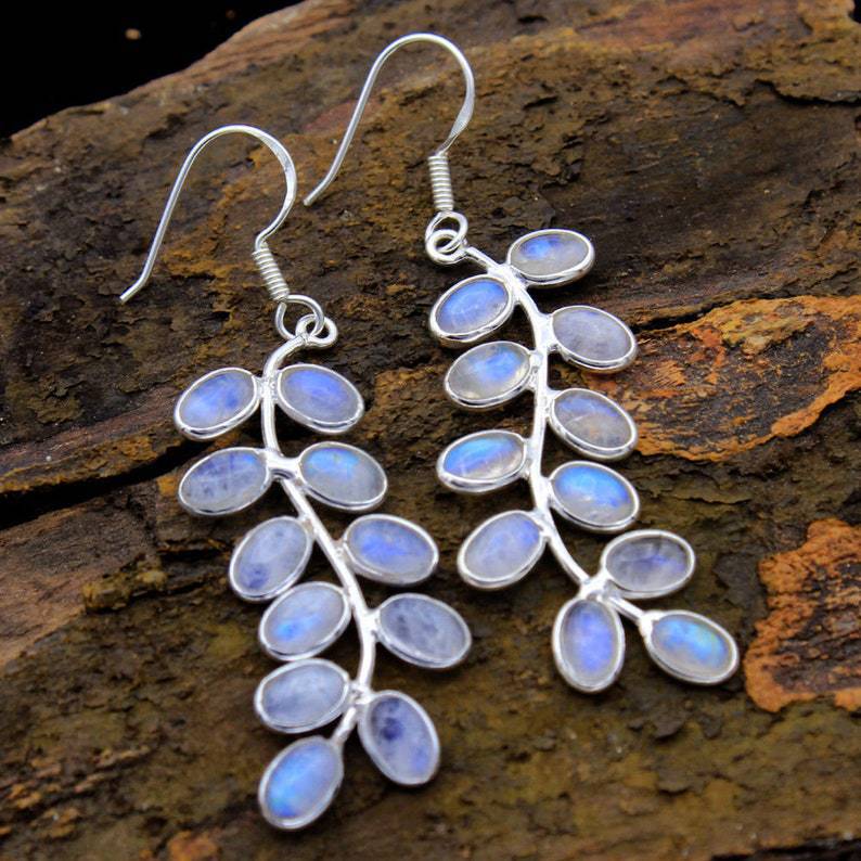 Élégantes boucles d'oreilles avec pierre de lune