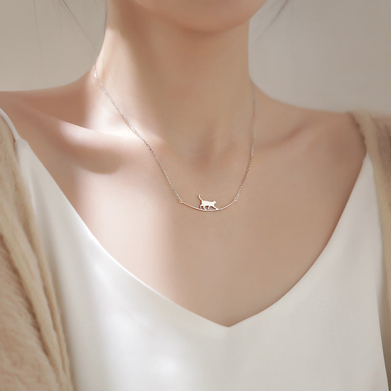 Gatto che si arrampica – Collana in argento