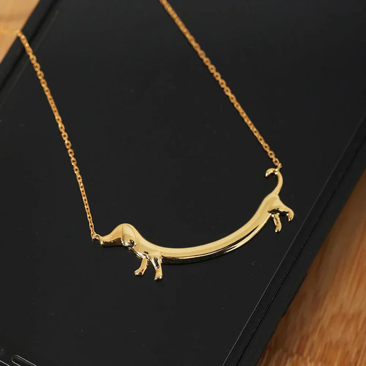 Collier avec teckel doré