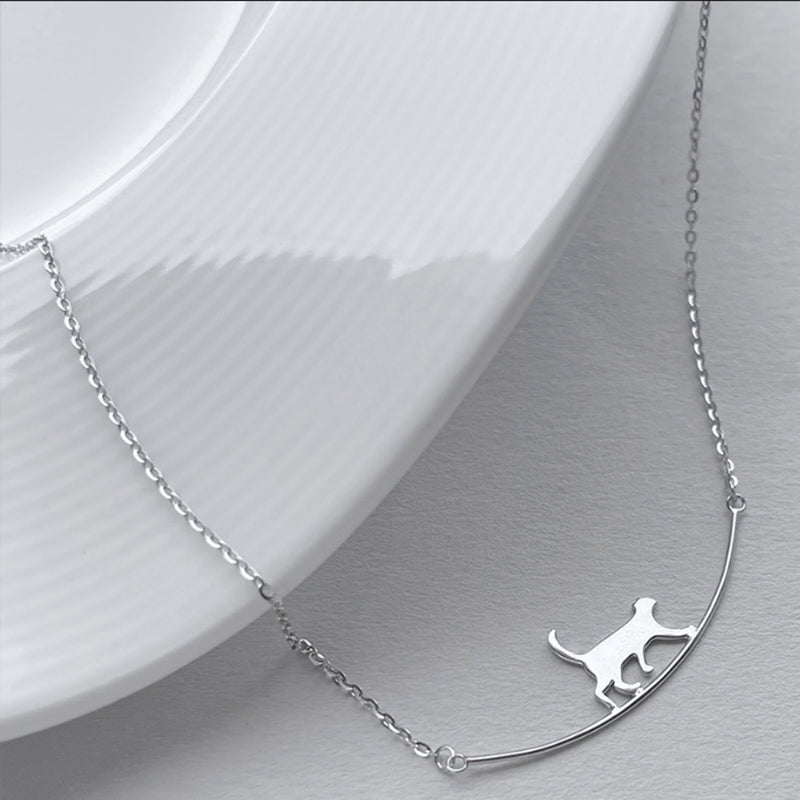Gatto che si arrampica – Collana in argento