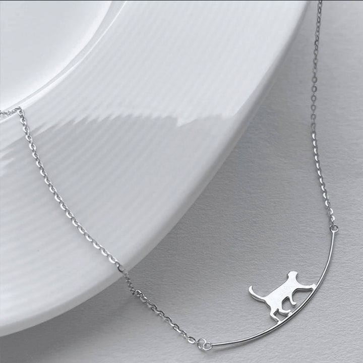Gatto che si arrampica – Collana in argento