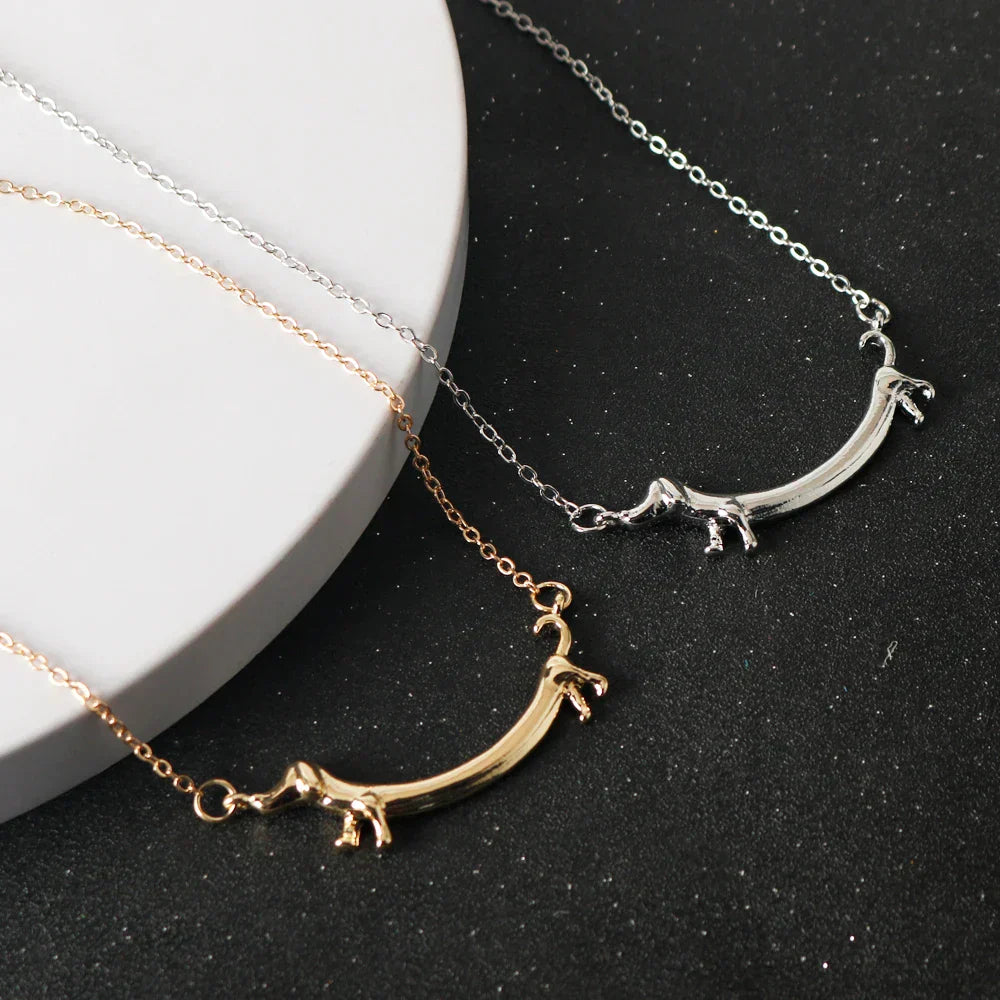 Collier avec teckel doré