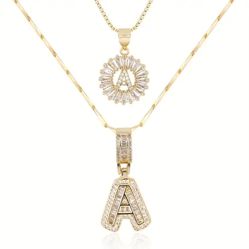 Ensemble de colliers avec initiale en moissanite