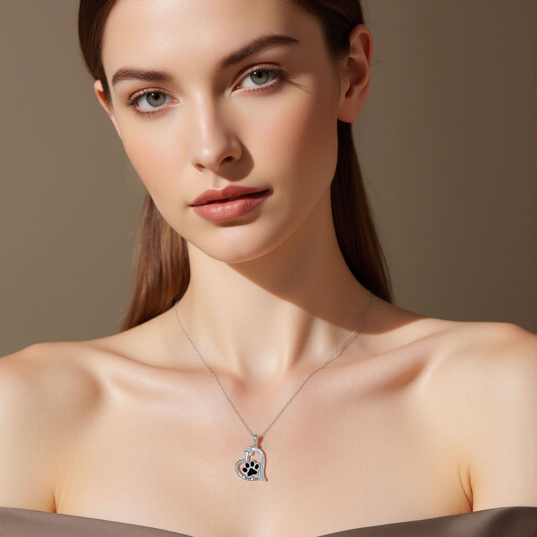 Collana con ciondolo a impronta di zampa