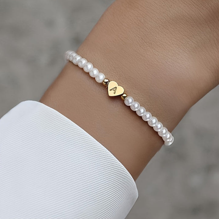 Elegante bracciale con iniziale a forma di cuore (A-Z)