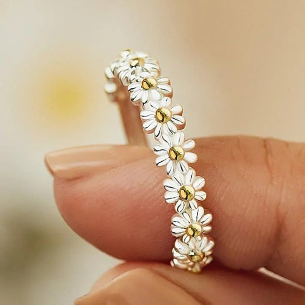 Anello regolabile in argento con primula smaltata a mano