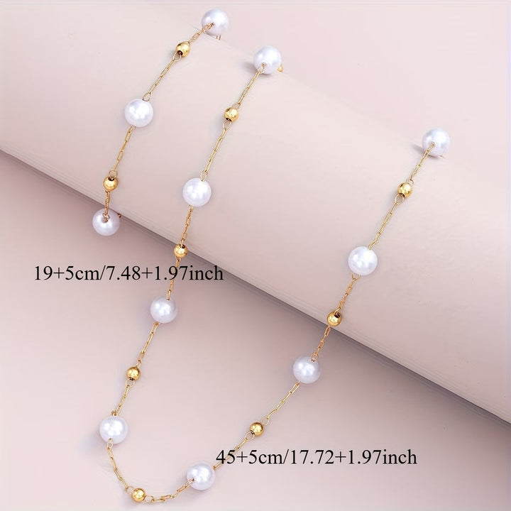 Set di gioielli con delicate collane di perle