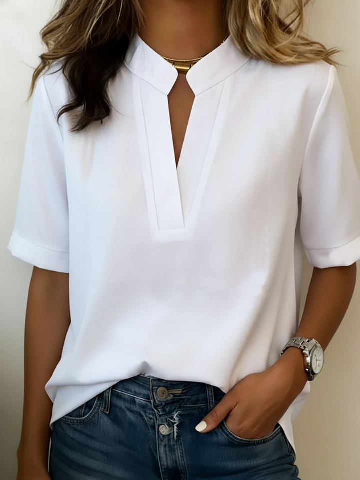 Margaux | Blusa chic con scollo a V e dettaglio dorato