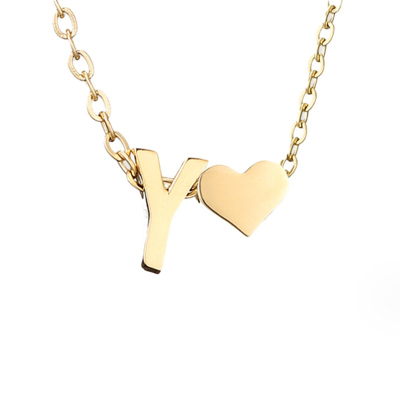 Collana con iniziale senza tempo e ciondolo a cuore