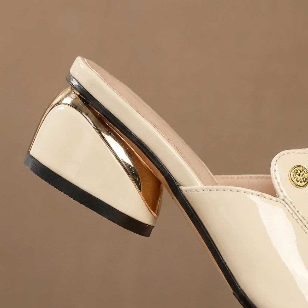 Escarpins à brides en vernis mauve