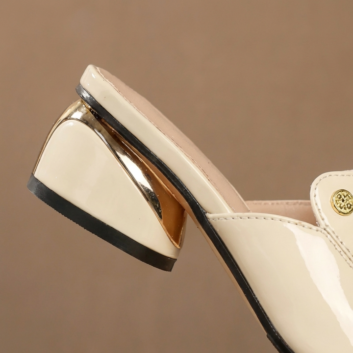 Escarpins à brides en vernis mauve