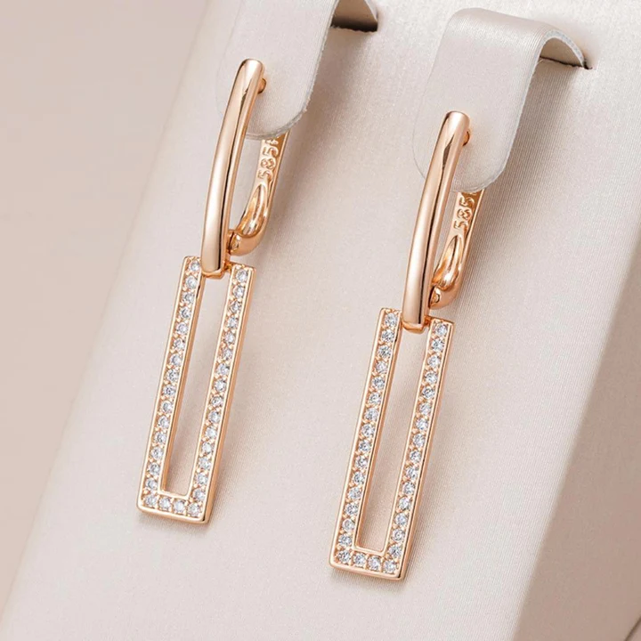 Eleganti orecchini rettangolari lunghi in oro