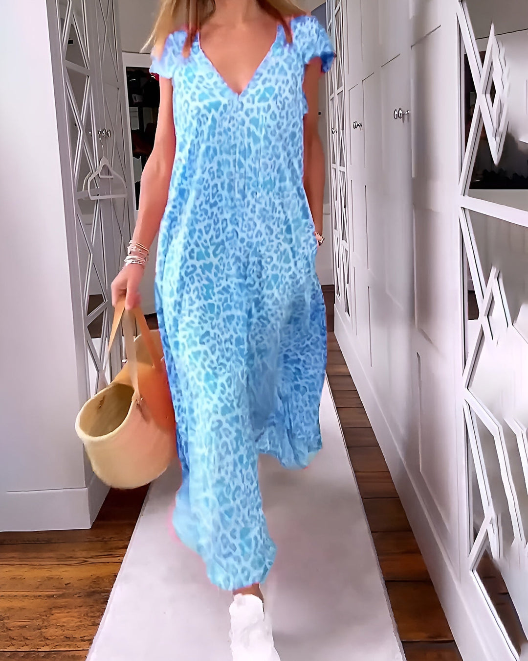 VÉRONIQUE | ROBE LONGUE À COL EN V ET MANCHES COURTES