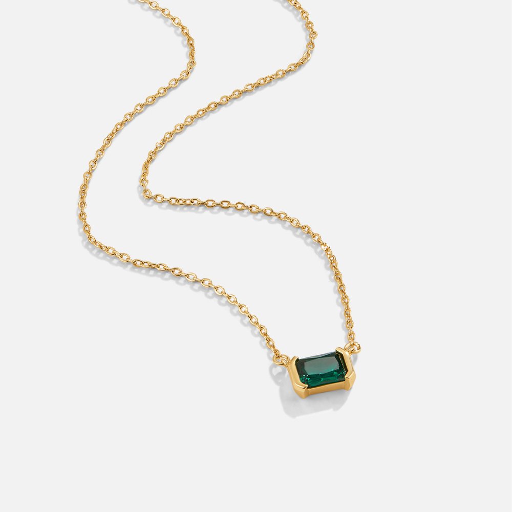 Collana delicata con smeraldo