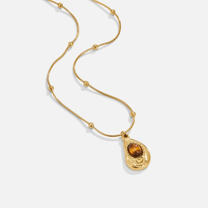 Elegante collana in oro con occhio di tigre