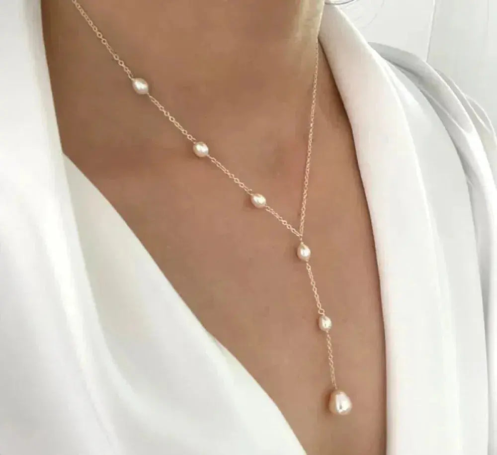 Elegantes Vintage-Halskette mit Anhänger und Perlen